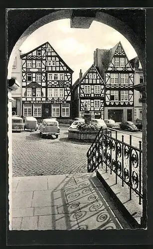 AK Hachenburg im Westerwald, Blick auf den alten Markt, Fachwerkhäuser