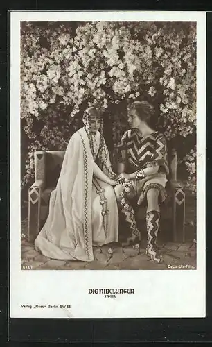 AK Siegfried und Kriemhild auf einer Bank zwischen Blumen, Die Nibelungen