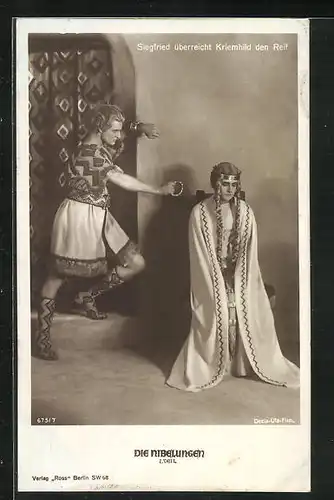 AK Siegfried überreicht Kriemhild den Reif, Szene aus Die Nibelungen