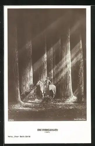 AK Siegfried auf seinem weissen Pferd auf einer Waldlichtung, Paul Richter in Die Nibelungen