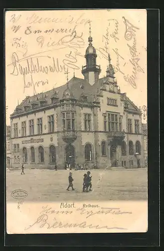 AK Adorf, Kinder auf dem Platz vor dem Rathaus