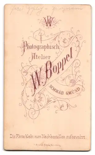 Fotografie W. Boppel, Schwäb. Gmünd., Frau mit gelangweiltem Blick