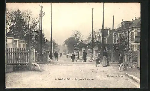 AK Ris-Orangis, Passage à niveau