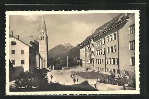 AK Jenbach, Strassenpartie mit Kirchturm