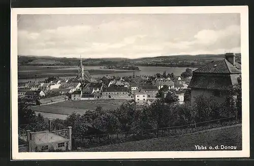 AK Ybbs a. d. Donau, Teilansicht mit Kirche