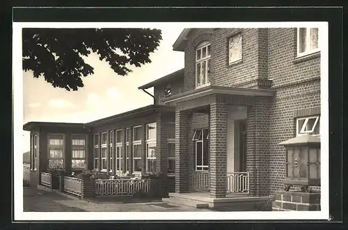 AK Malente, Teilansicht Gasthaus Erholungsheim Bruhnskoppel, Haupteingang