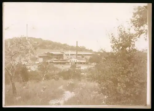 Fotografie E. Just, Tsumeb, Ansicht Tsumeb / DSWA - Namibia, Fabrikanlage zur Erzgewinnung mit Güterbahnhof