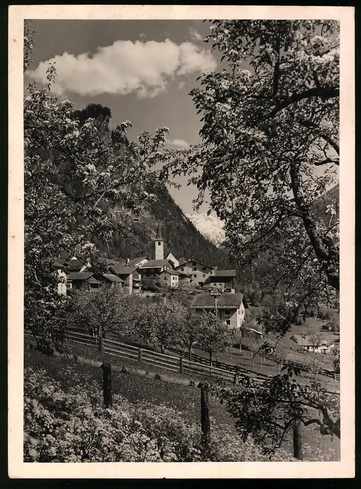 Fotografie Emil Meerkämper, Davos, unbekannter Ort, Ortschaft in idyllischer Hanglage in den Alpen 0