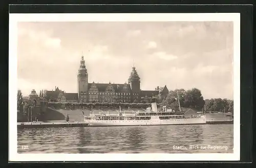 AK Stettin, Blick zur Regierung mit Dampfern