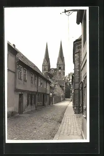 Foto-AK Neuruppin, Siechenstrasse mit Klosterkirche ca. 1940