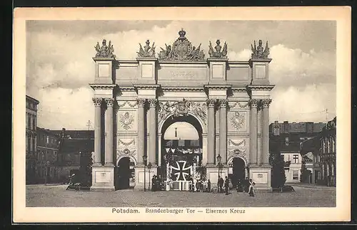 AK Potsdam, Brandenburger Tor, Eisernes Kreuz, Nagelung, Kriegshilfe