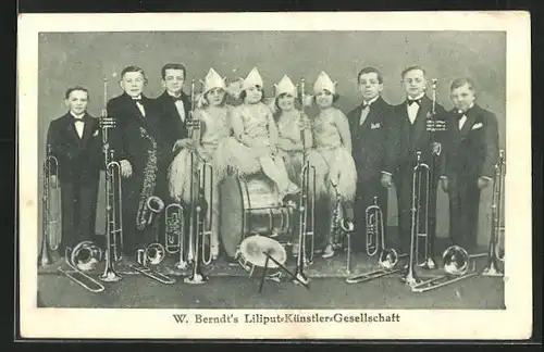 AK W. Berndt's Liliput-Künstler-Gesellschaft, Mitglieder mit Musikinstrumenten