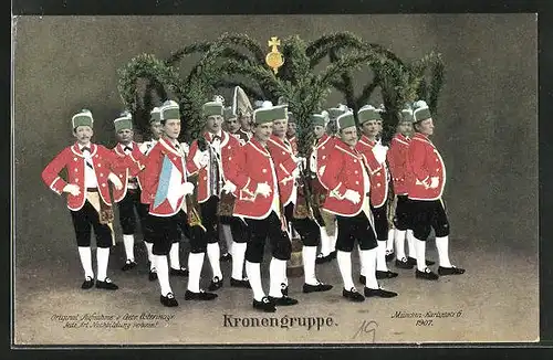 AK Der Schäfflertanz in München 1914, Mitglieder der Kronengruppe in Kostümen