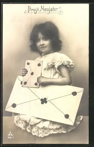 AK Prosit Neujahr!, niedliches Mädchen mit Glückwunschbriefen
