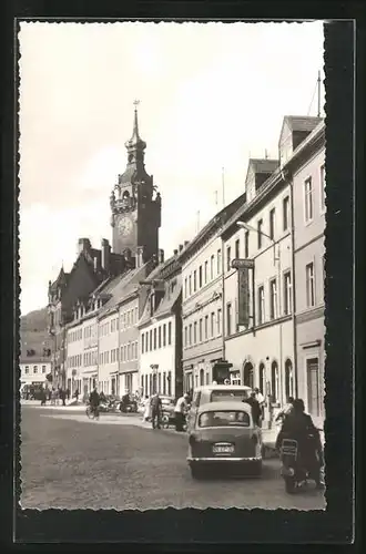 AK Waldheim / Sachsen, Platz der Einheit mit Blick zum Rathaus