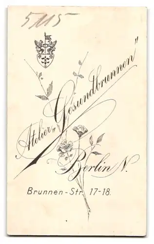 Fotografie H. Greifenhagen Nachf., Berlin-N., Brunnen-Str. 17-18, Portrait junges Mädchen im Mantel