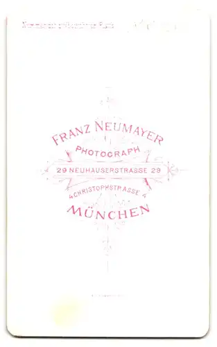 Fotografie Franz Neumayer, München, Neuhauserstrasse 29, Portrait eleganter Herr mit Oberlippenbart