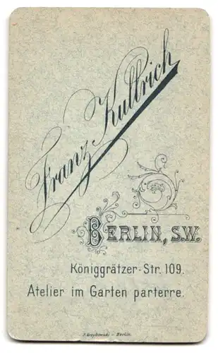 Fotografie Franz Kullrich, Berlin-SW, Königgrätzer-Str. 109, Portrait eleganter Herr mit Schnauzbart