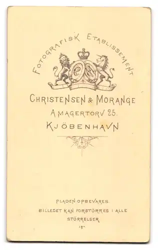 Fotografie Christensen & Morange, Kjöbenhavn, Amagertor 25, Portrait junge Dame mit zurückgebundenem Haar