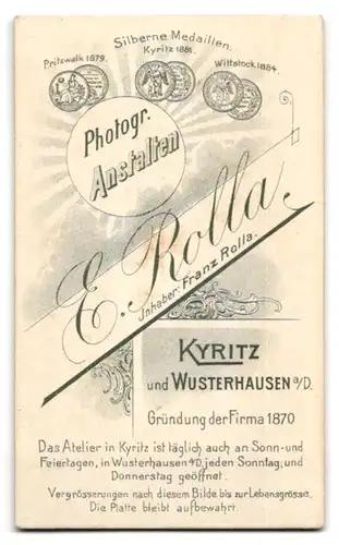 Fotografie E. Rolla, Kyritz, Mann mittleren Alters mit vollem Haar