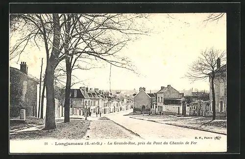 AK Longjumeau, La Grande Rue, prés du Pont du Chemin de Fer
