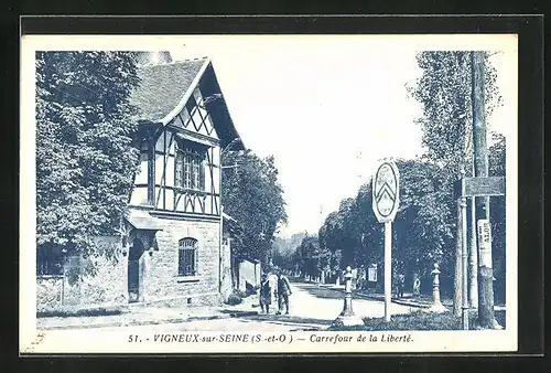 AK Vigneux-sur-Seine, Carrefour de la Liberté