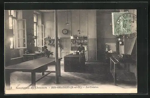 AK Ris-Orangis, Sanatorium des Cheminots, La Cuisine