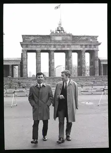 Fotografie unbekannter Fotograf, Ansicht Berlin, Berliner Mauer - Zonengrenze am Brandenburger Tor