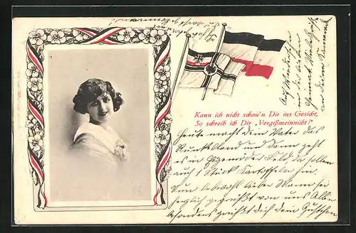 AK Junge Frau im Kleid, Reichskriegsflagge und Kaiserreichsfahne