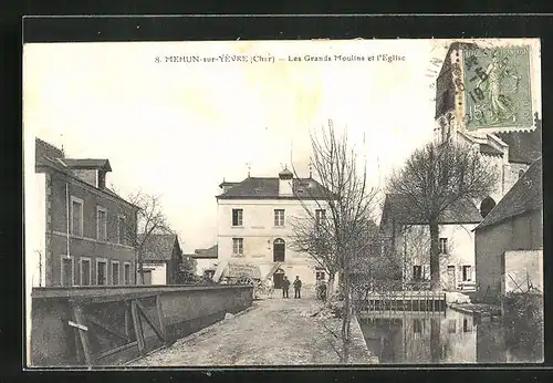 AK Mehun-sur-Yèvre, Les Grands Moulins et l`Eglise