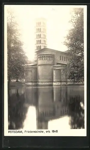 AK Potsdam, Friedenskirche, Gebäudeansicht mit Spiegelung im Wasser