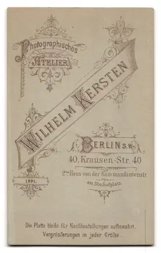 Fotografie Wilhelm Kersten, Berlin-SW, Krausen-Str. 40, Portrait modisch gekleideter Herr mit Zwirbelbart