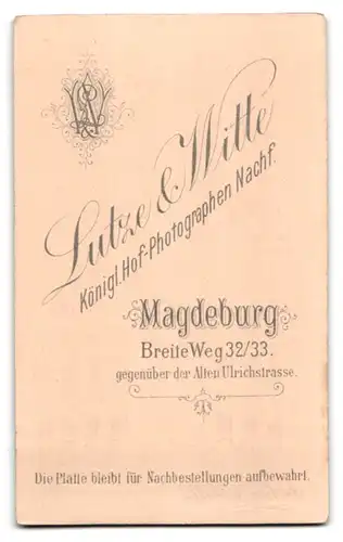 Fotografie Lutze & Witte, Magdeburg, Breite Weg 32-33, Portrait junges Paar in modischer Kleidung