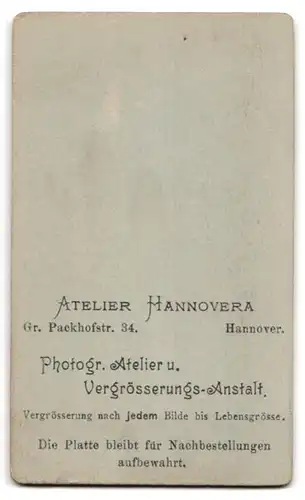 Fotografie Atelier Hannovera, Hannover, Gr. Packhofstr. 34, Portrait kleines Kind im modischen Kleid