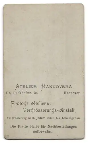 Fotografie Atelier Hannovera, Hannover, Gr. Packhofstr. 34, Portrait kleines Kind in modischer Kleidung