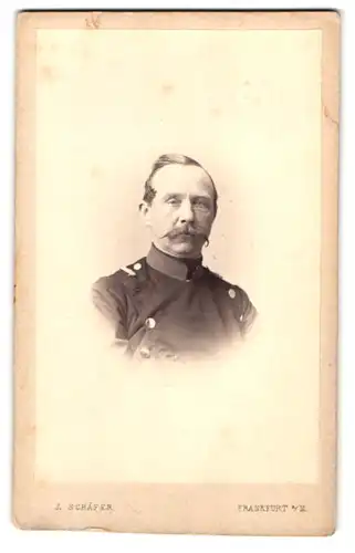 Fotografie J. Schäfer, Frankfurt a. M., Portrait Soldat Rudolf von Pastau in Uniform mit Moustache