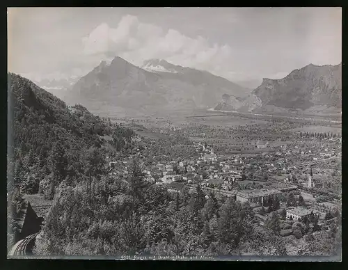 Fotografie Wehrli, Zürich, Ansicht Ragaz, Ortsansicht mit Teilstück der Bergbahn-Drahtseilbahn