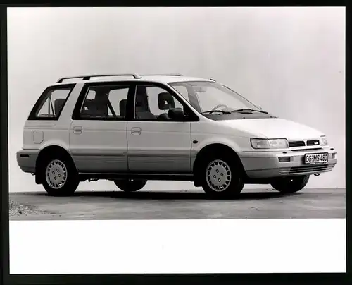 Fotografie Auto Mitsubishi Space Wagon 1800 GLXi Allrad