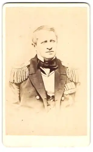 Fotografie unbekannter Fotograf und Ort, Portrait Prinz Aldalbert von Preussen in Uniform mit Ordenspange