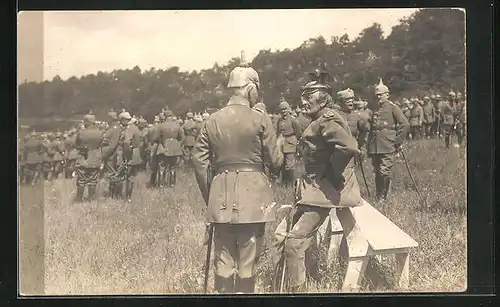 Foto-AK Generalfeldmarschall von Haeseler in wichtigem Gespräch