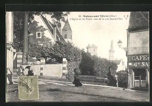 AK Mehun-sur-Yèvre, L`Eglise et les Tours, vues de la rue Jeanne-d`Arc