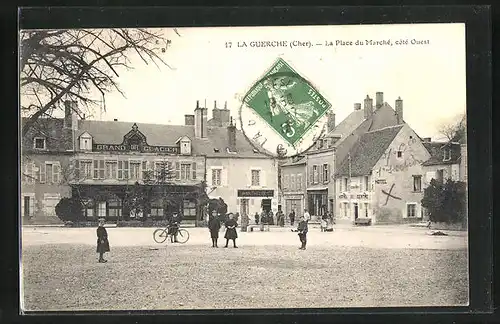 AK La Guerche, La Place du Marché, coté Ouest, Grand Cafe Glacier, Hotel du Centre
