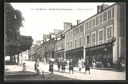 AK En Berry /St-Martin-d`Auxigny, La Place, côté Sud