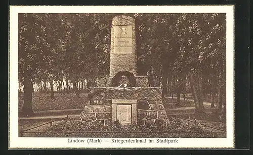 AK Lindow /Mark, Kriegerdenkmal im Stadtpark