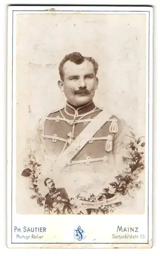 Fotografie Ph. Sautier, Mainz, Gartenfeldstrasse 15, Husar mit Schnauzbart in Uniform