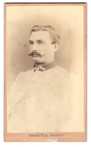 Fotografie Gebr. Bopp, Innsbruck, Österreichischer Soldat in Uniform