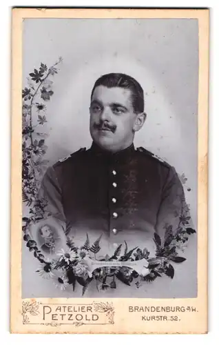 Fotografie Atelier Petzold, Brandenburg a. H., Kurstrasse 52, Soldat in Uniform, Inf. Rgt. 35