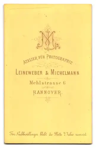 Fotografie Leineweber & Michelmann, Hannover, Mehlstrasse 6, Herr mit gelangweiltem Blick