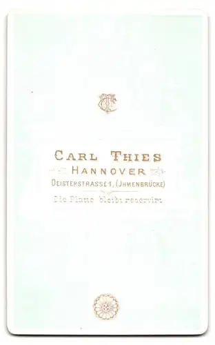 Fotografie Carl Thies, Hannover, Deisterstrasse 1, Herr mit den Haaren zur Seite