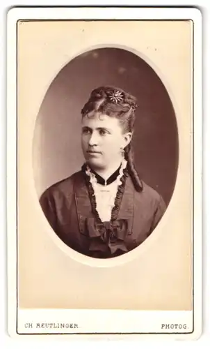 Fotografie Ch. Reutlinger, Paris, Frau mit gelockten Haaren